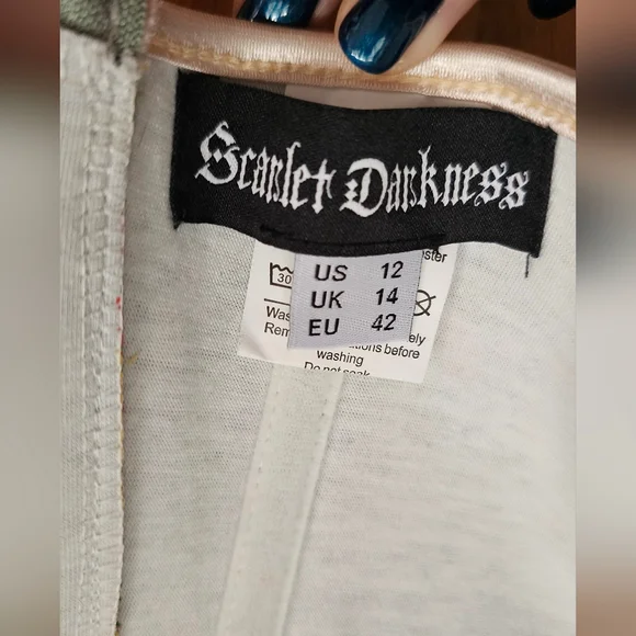 Scarlett Darkness Corset Belt | US 12 | Butterfly / floral Design - Picture 10 of 10